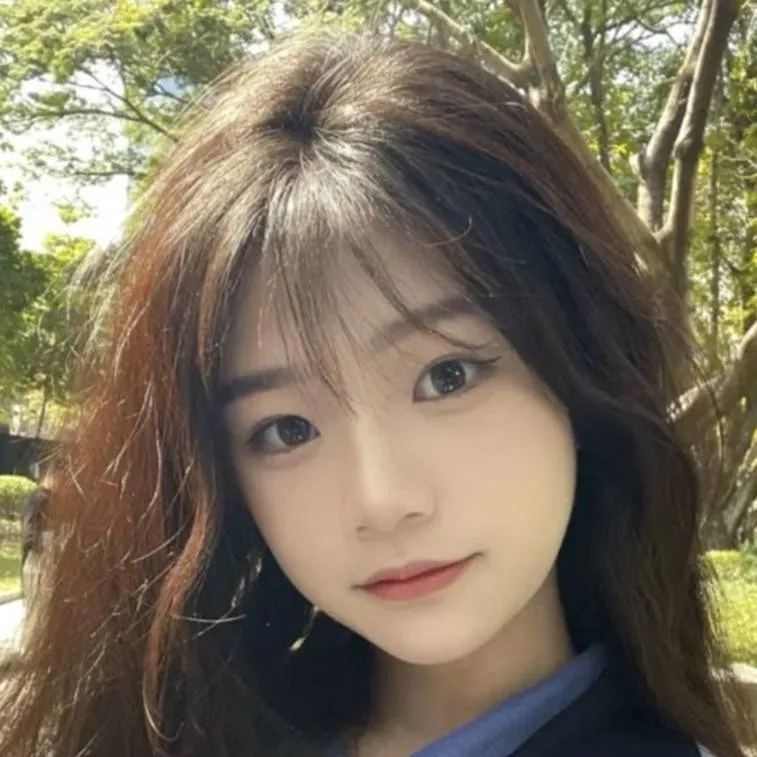 chat with ai character: 丽丽