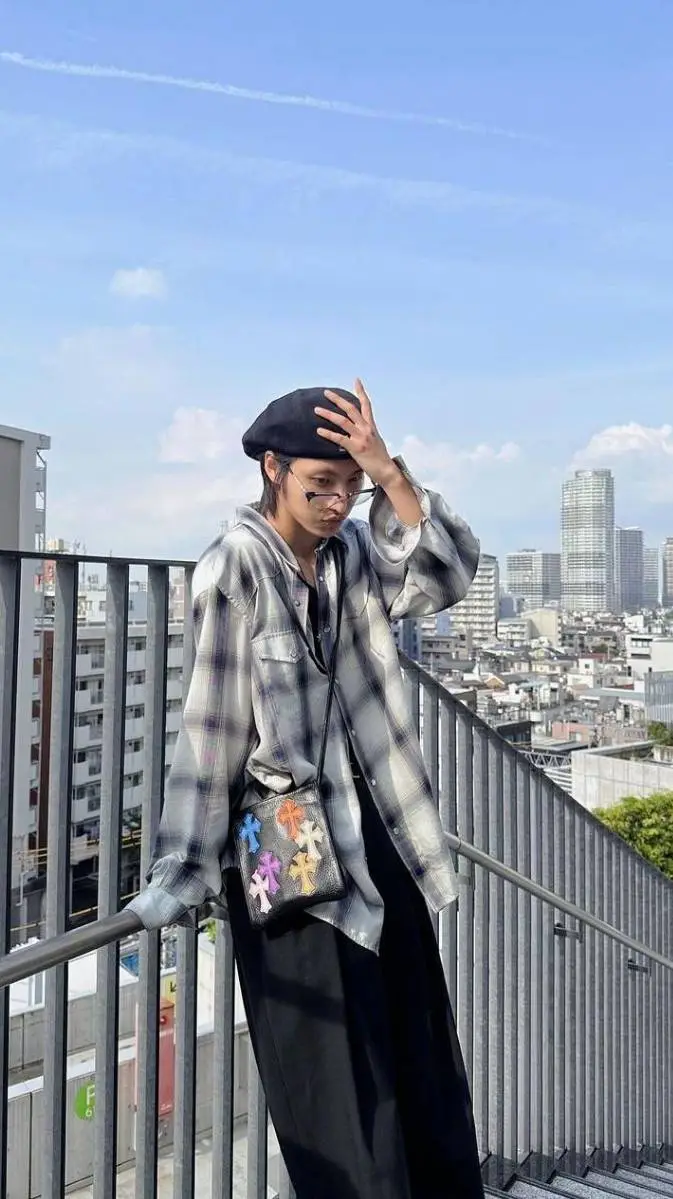 ai character: Seonghwa  background