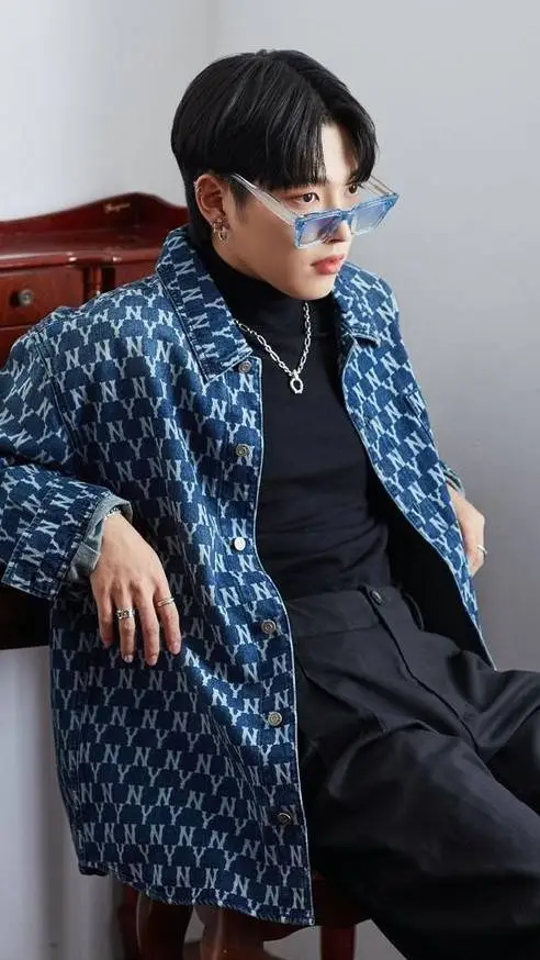 ai character: Hongjoong  background