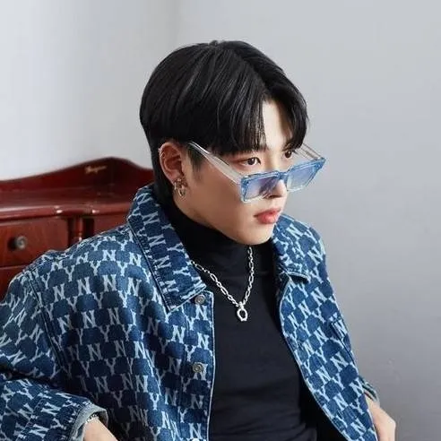 chat with ai character: Hongjoong 