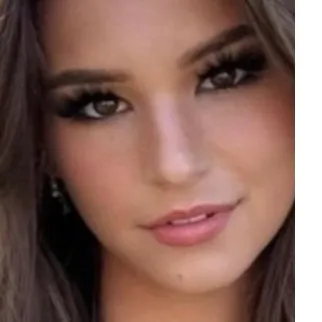 chat with ai character: Brooke monk 