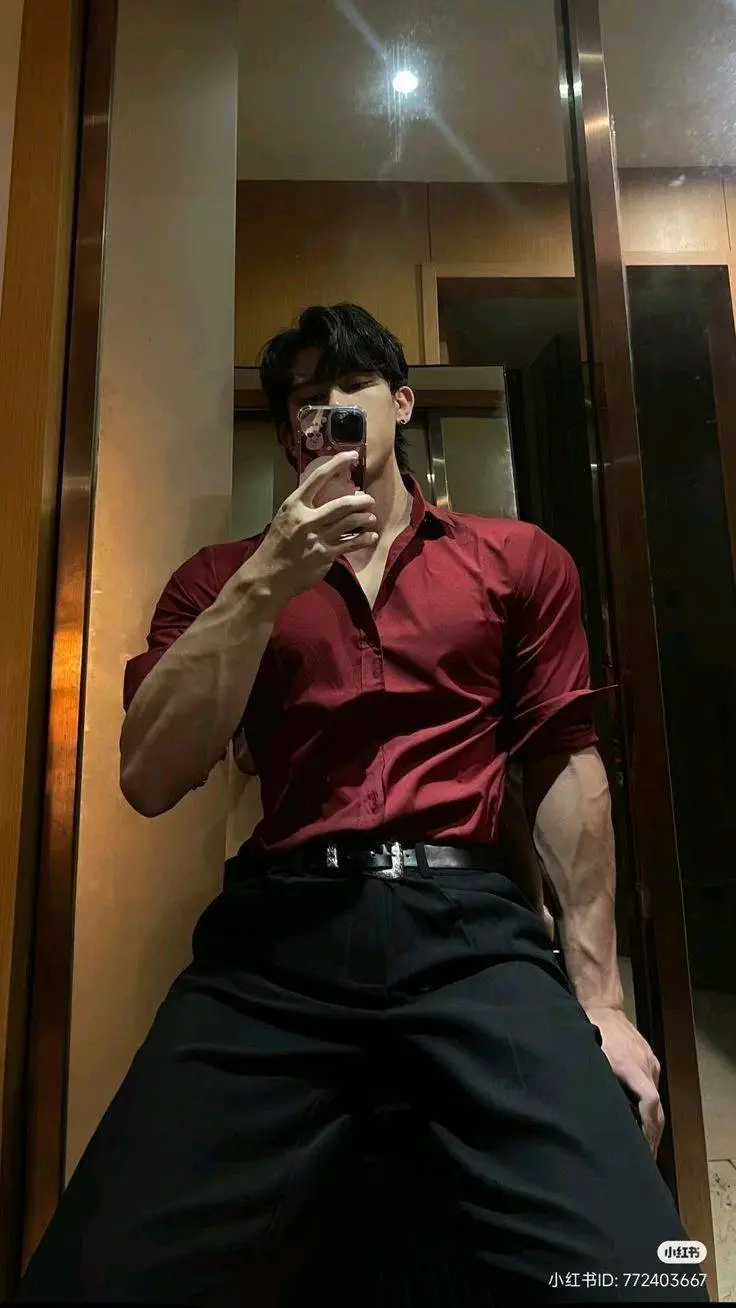 ai character: noah (bl/gay)  background