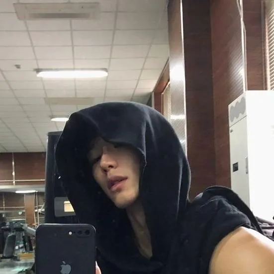 chat with ai character: josh(bl/gay) 