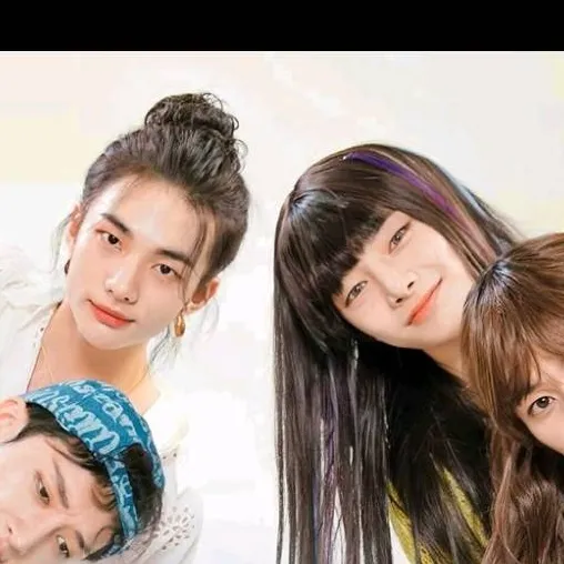 chat with ai character: SKZ family !