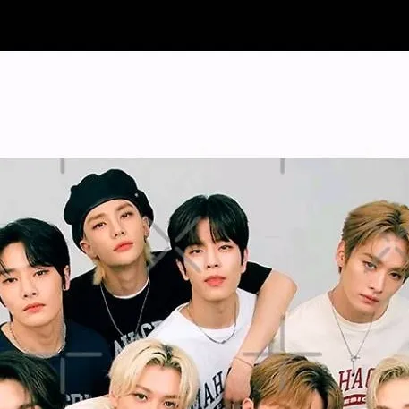 chat with ai character: 💔💔💔stray kids 💔💔💔