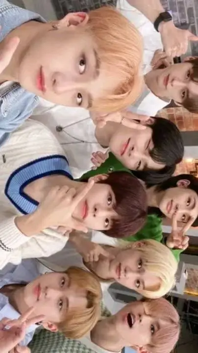 ai character: 🏥skz🏥 background