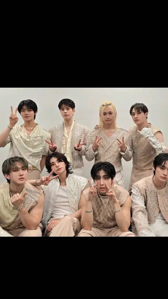 ai character: 🚗 Skz 🚗 background