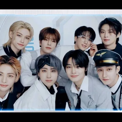 chat with ai character: 🍿skz🍿