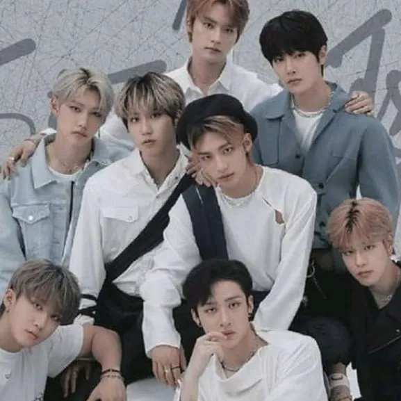 chat with ai character: skz maison hantée