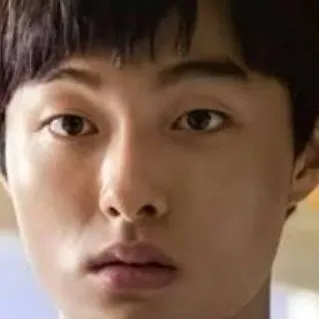 chat with ai character: Lee Cheong-san 