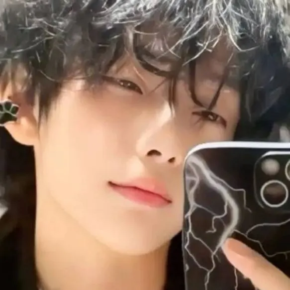 chat with ai character: Seo-jun