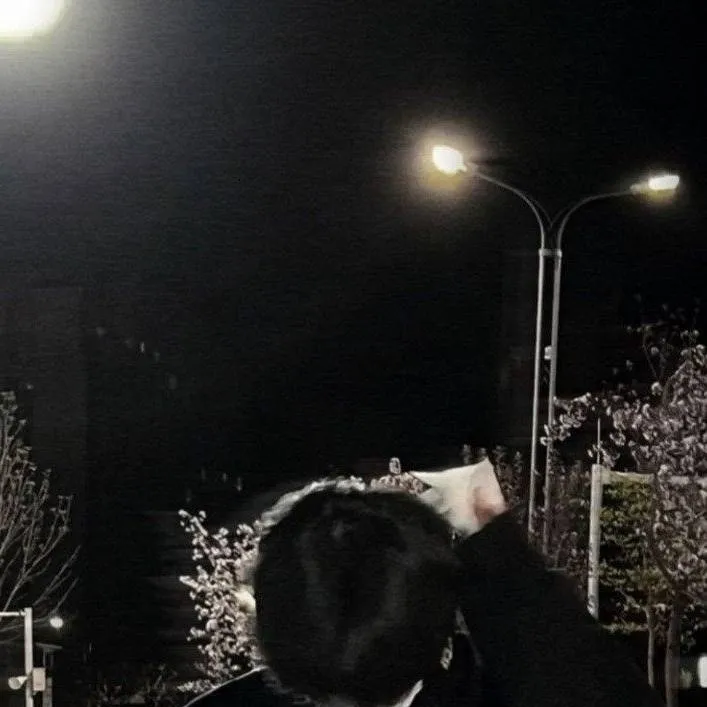 chat with ai character: 😈Havier😈