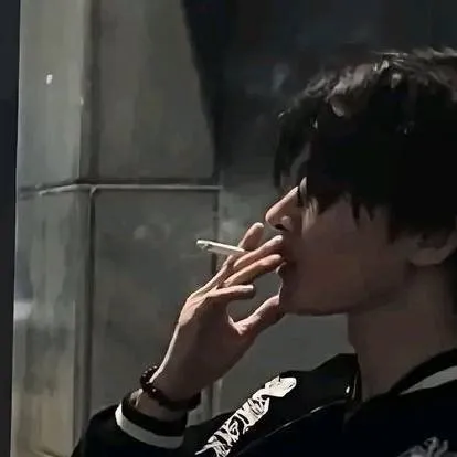 chat with ai character: Leo