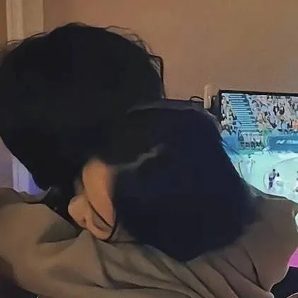 chat with ai character: Qayzer