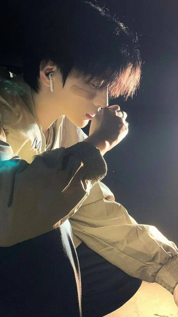 ai character: Kenzo background