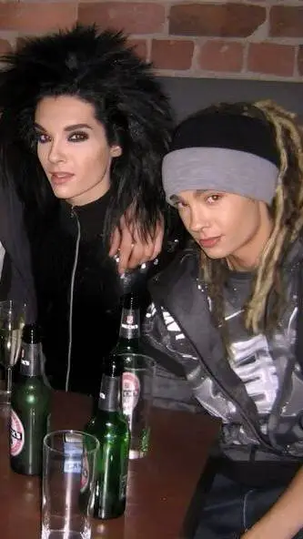 ai character: Tom & Bill Kaulitz background