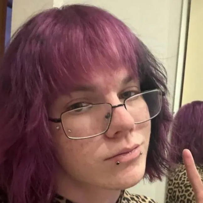 chat with ai character: 5mewmet