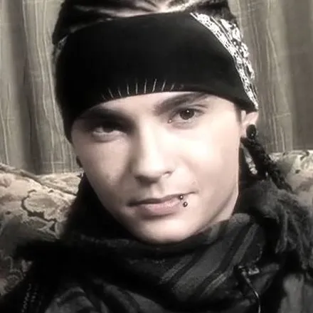 chat with ai character: Tom Kaulitz 🇩🇪