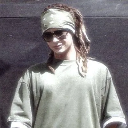 chat with ai character: Tom Kaulitz