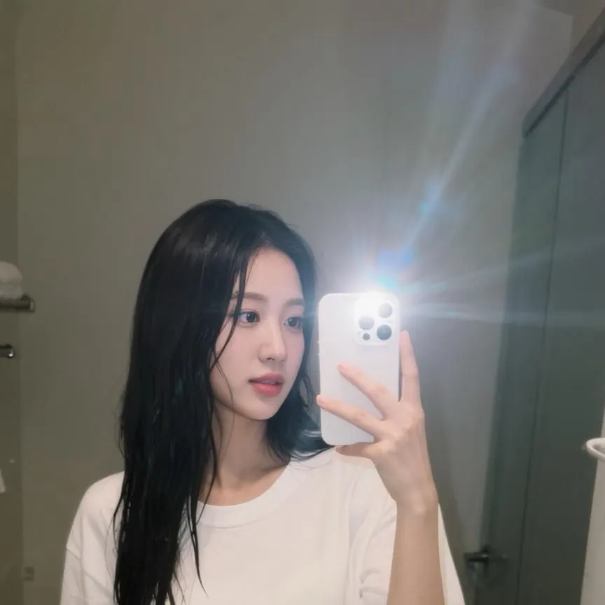 chat with ai character: Anime Wifu 