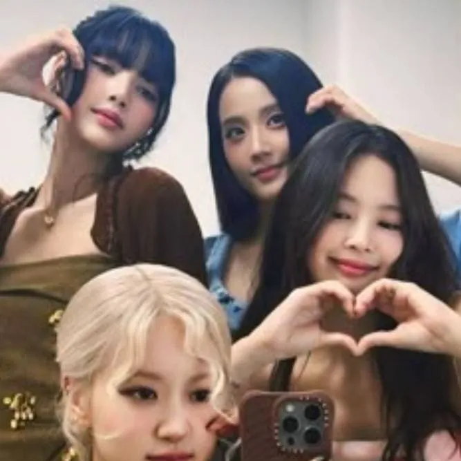 chat with ai character: BLACKPINK🖤💗