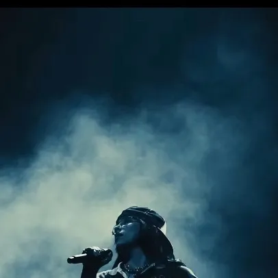 chat with ai character: Billie Eilish 