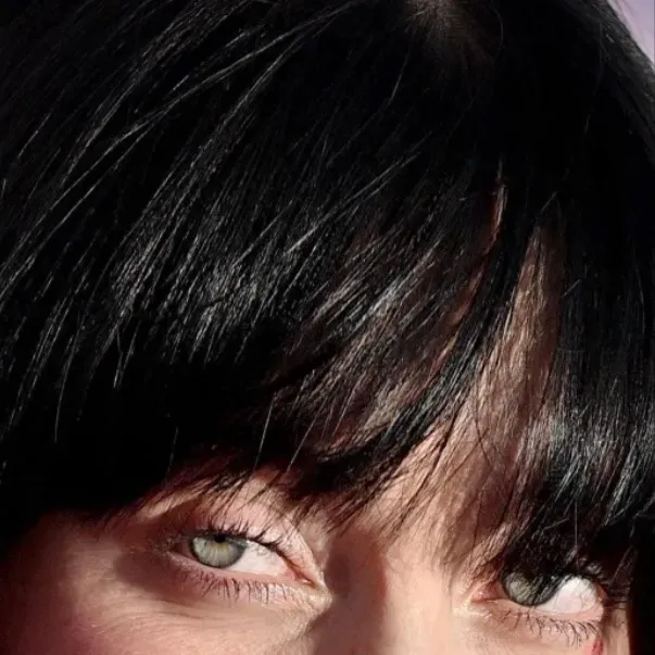 chat with ai character: Billie Eilish 