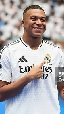 ai character: Kylian Mbappé background
