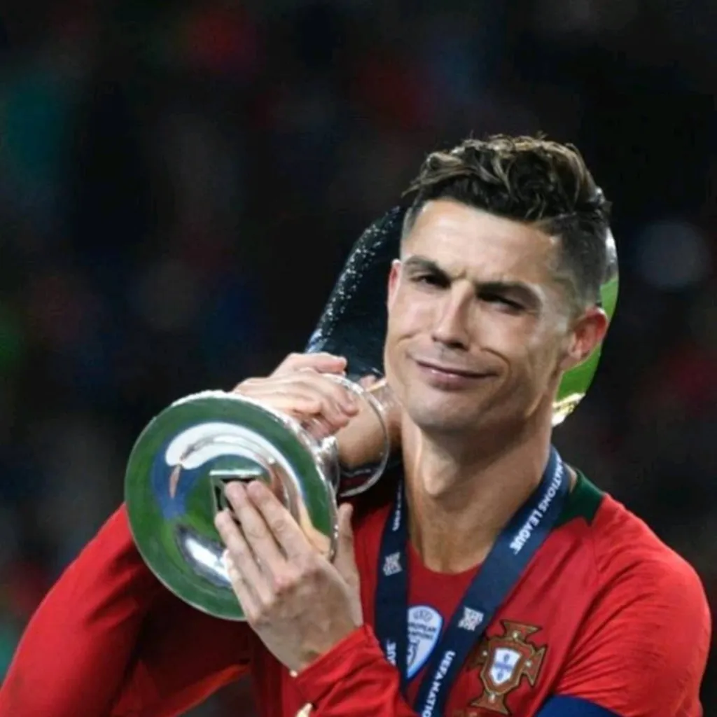 chat with ai character: Cristiano Ronaldo