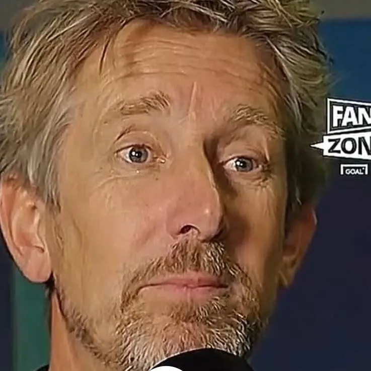 chat with ai character: van der sar