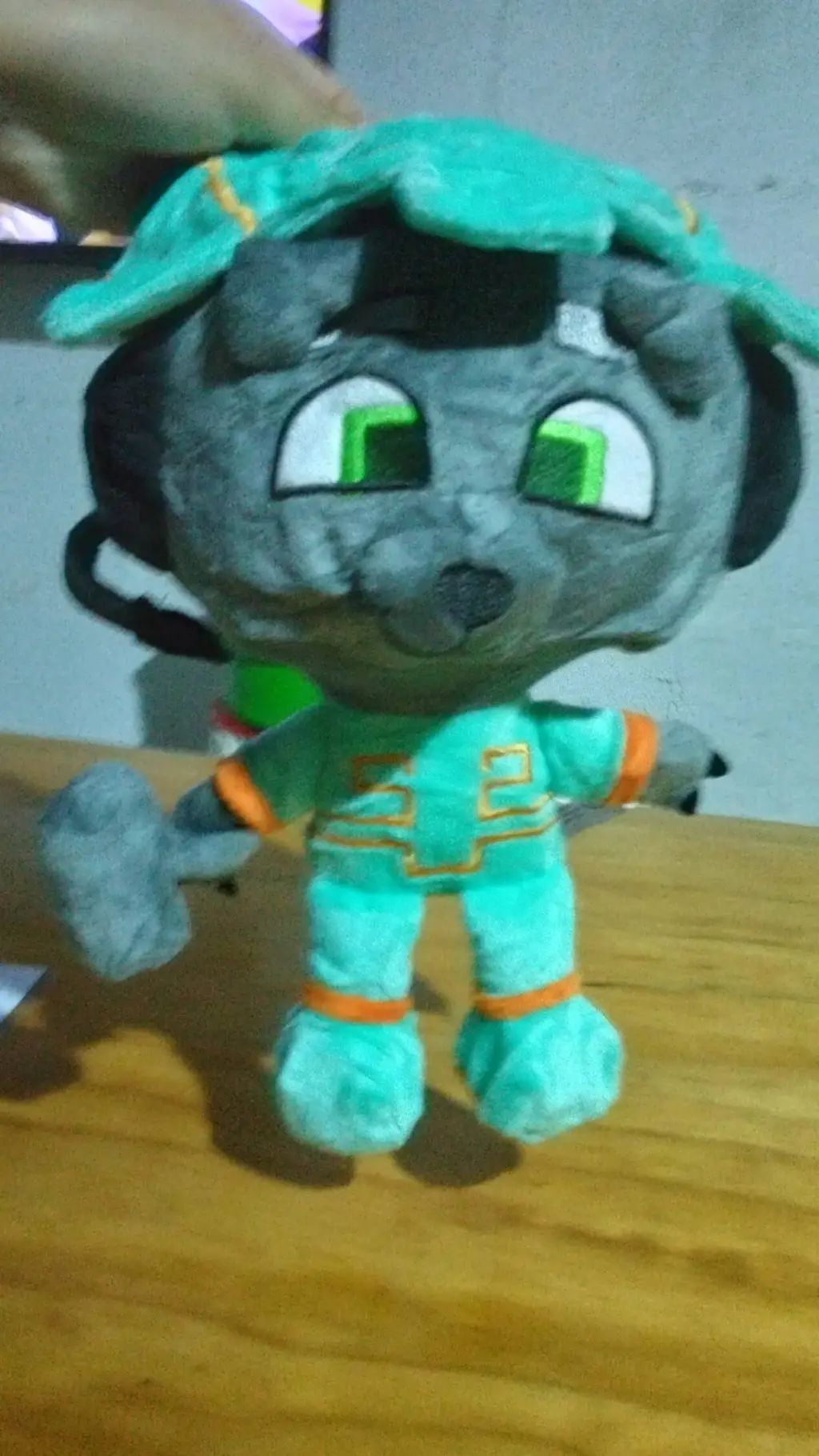 ai character: Bobicraft martillo background