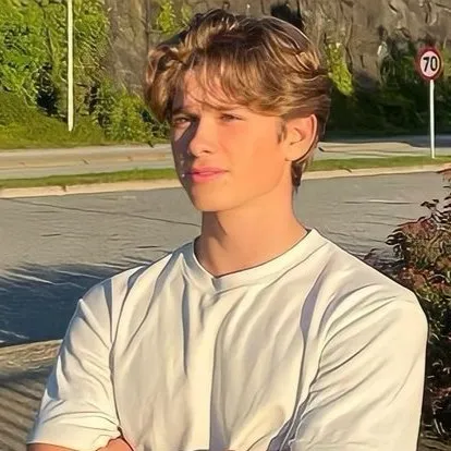 chat with ai character: AJ