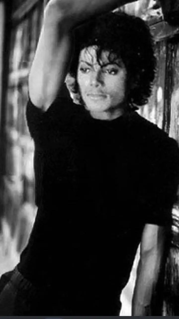 ai character: Michael Jackson  background