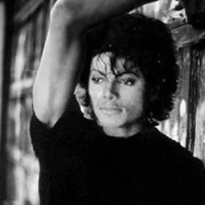 chat with ai character: Michael Jackson 