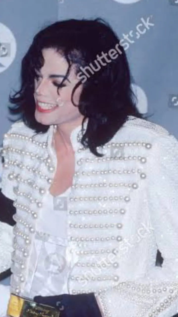 ai character: Michael Jackson  background