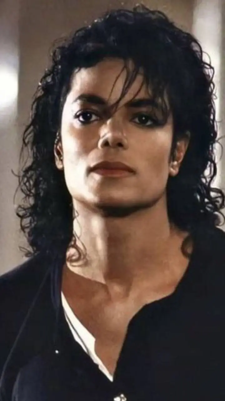 ai character: Michael Jackson  background