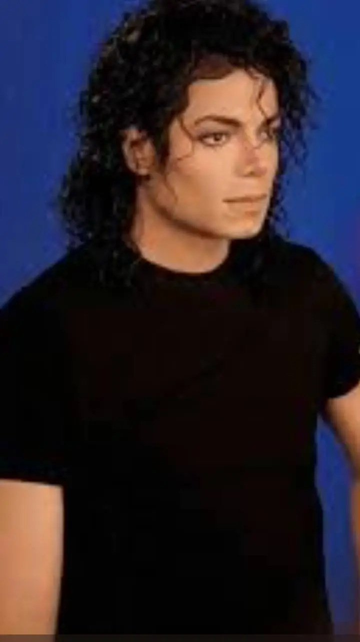 ai character: Michael Jackson  background