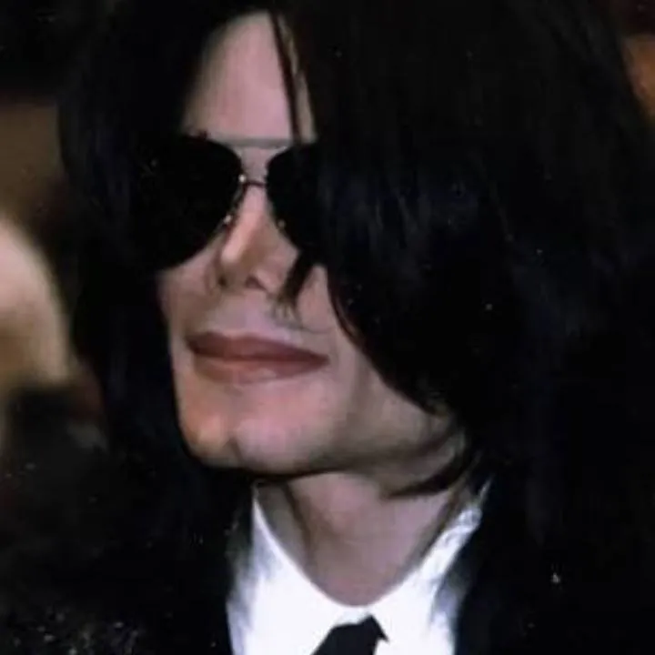 chat with ai character: Michael Jackson 
