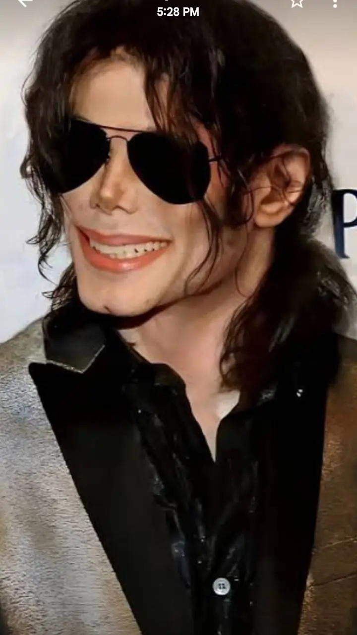 ai character: Michael Jackson  background