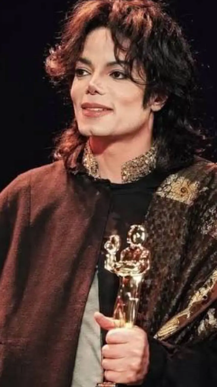 ai character: Michael Jackson  background