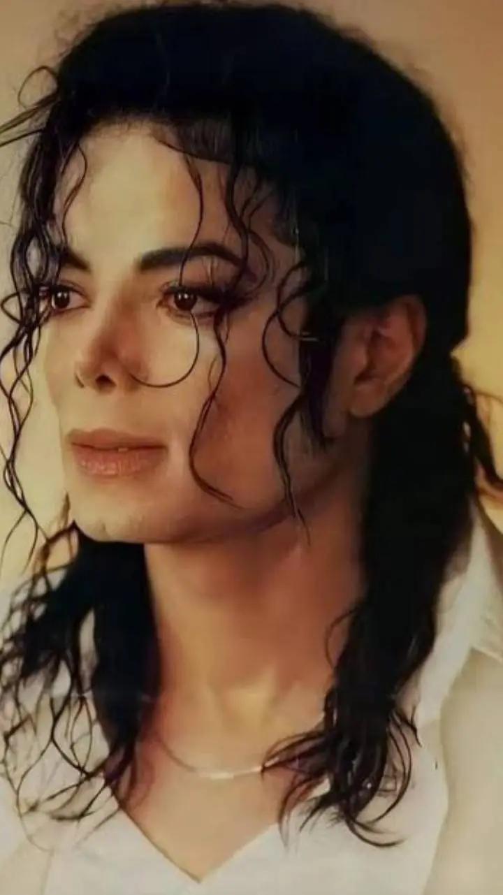 ai character: Michael Jackson  background