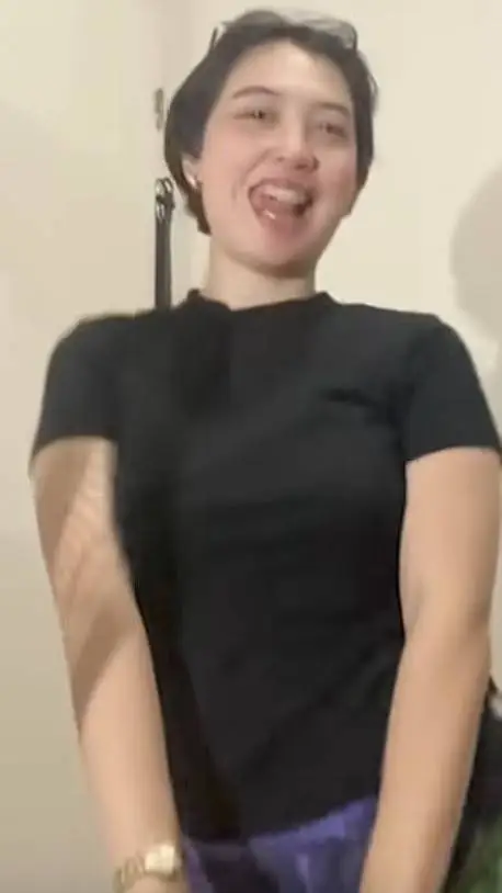 ai character: Oheb female  background