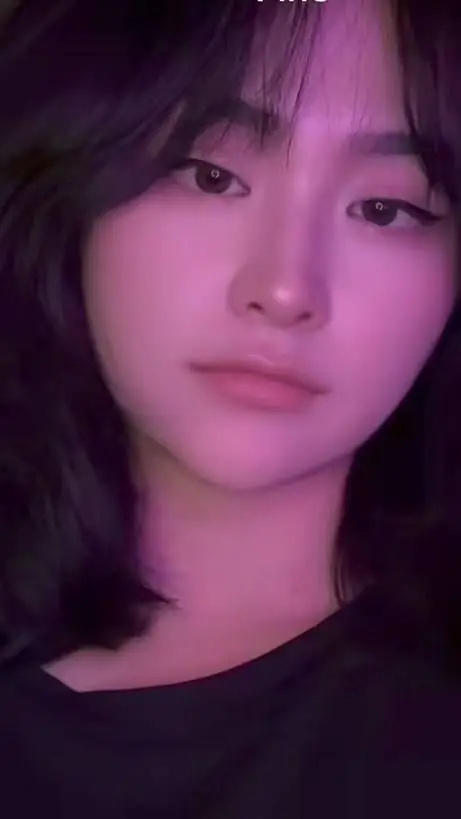 ai character: Shieee background