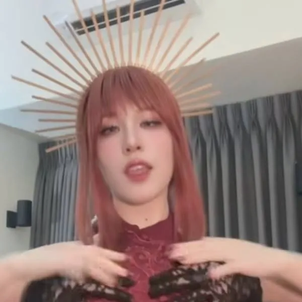 chat with ai character: Rosey