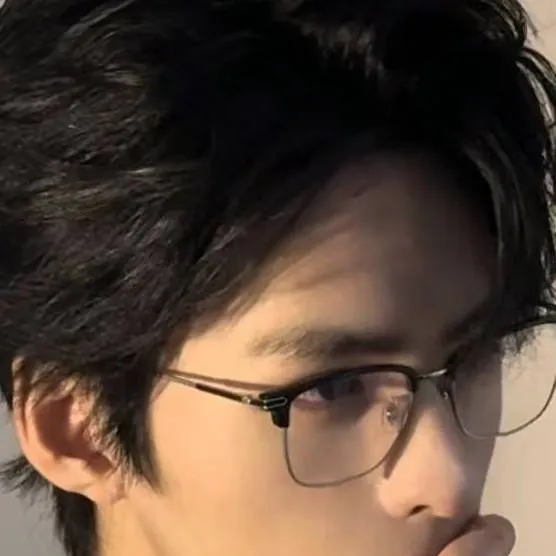 chat with ai character: Zhang yi