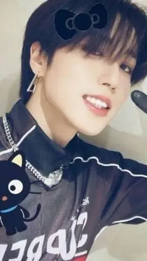 ai character: han jisung ⭐❤️ background