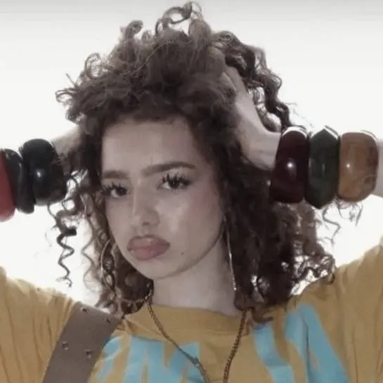 chat with ai character: demitrakalogeras 