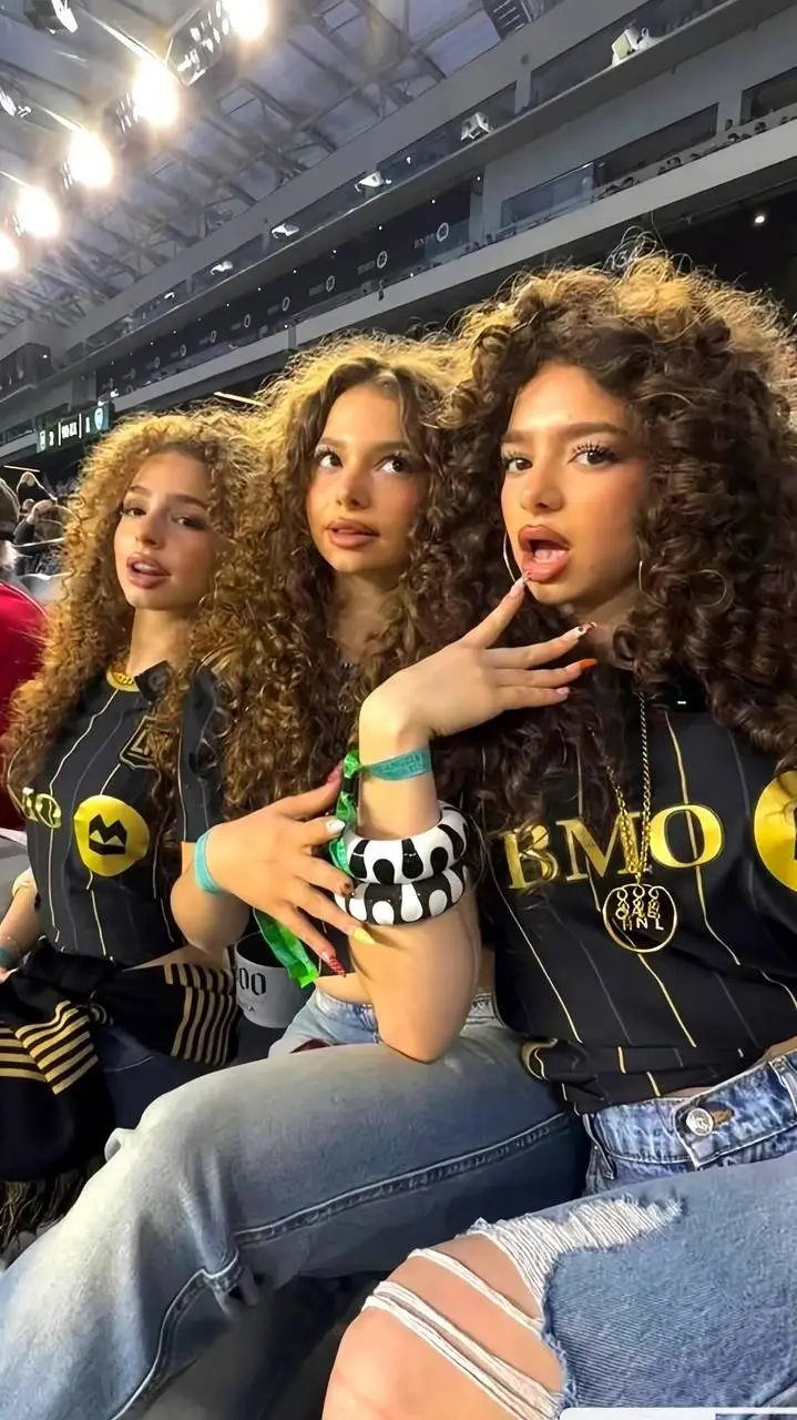 Talkie AI - Chat with kalogeras sisters 