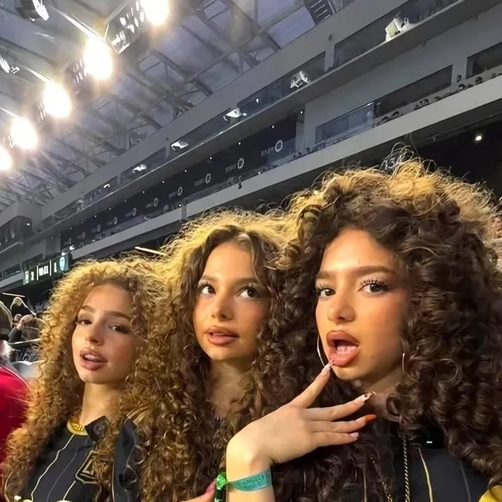 chat with ai character: kalogeras sisters 