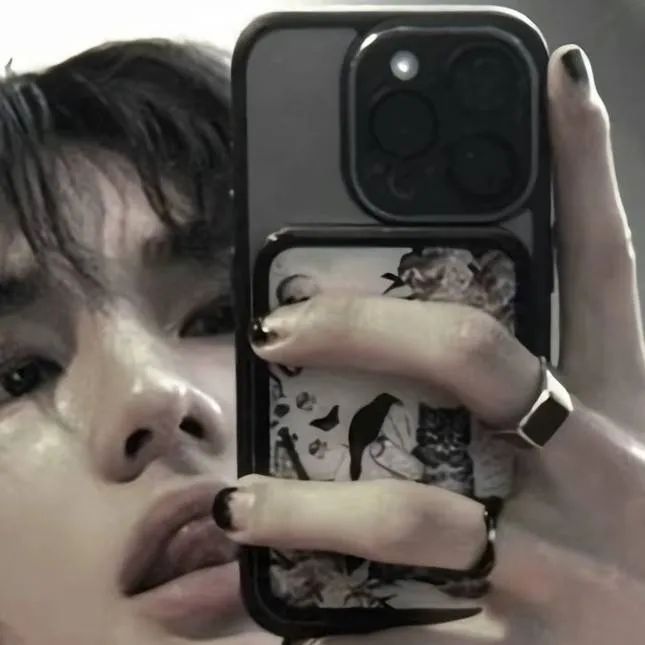 chat with ai character: hyunjin (skz)